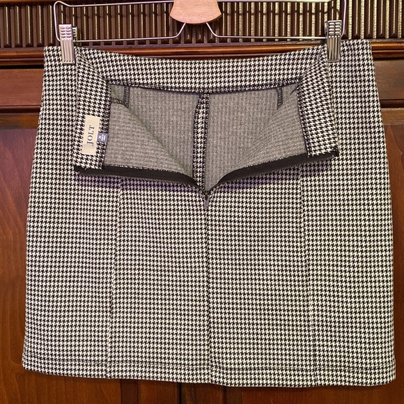 FREE in a bundle. Houndstooth mini skirt zip back JOLT perfect fall wardrobe - Picture 4 of 13